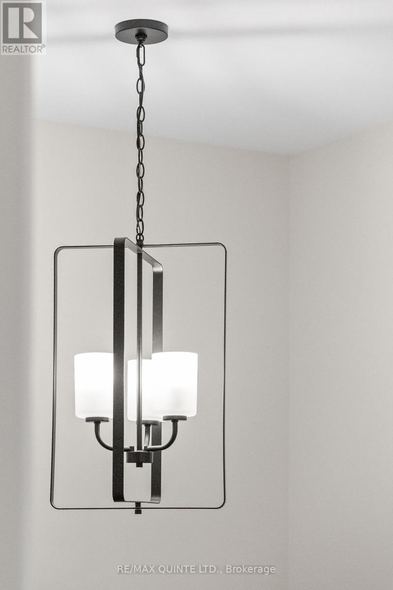 54 Athabaska Drive, Belleville, Ontario  K8N 0T2 - Photo 34 - X12541294