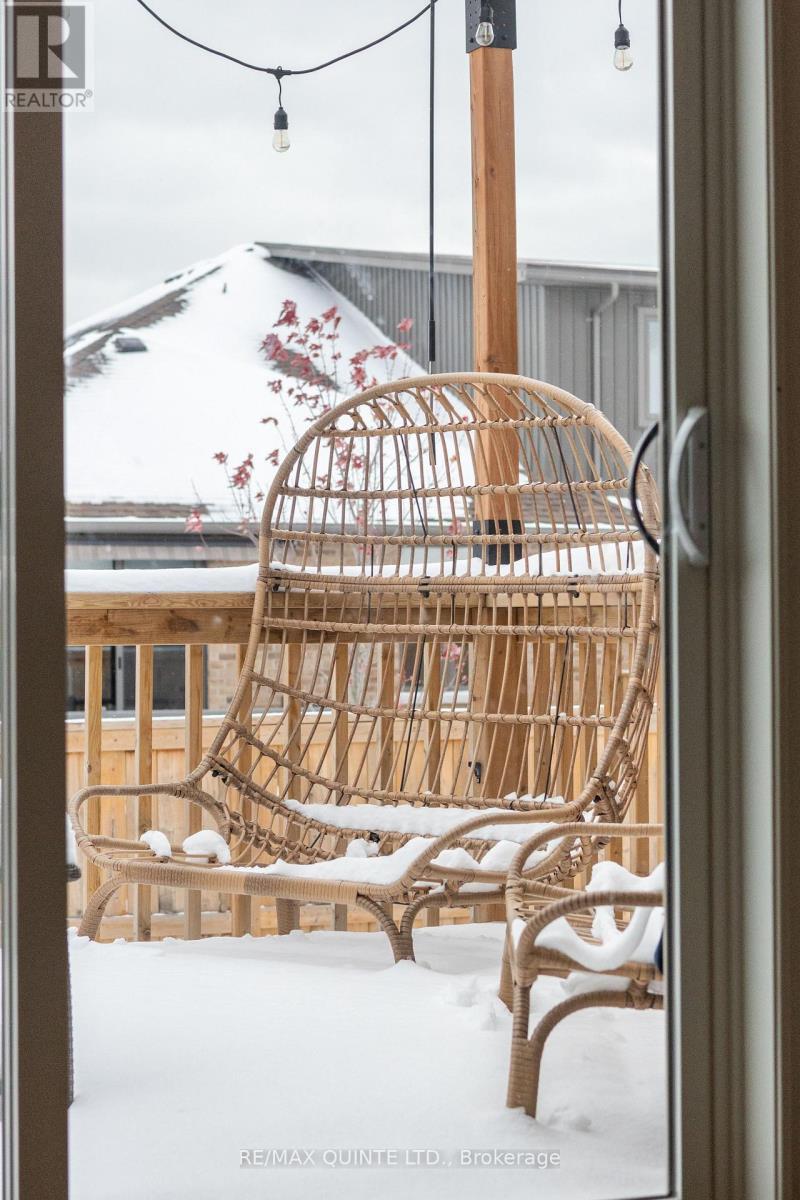 54 Athabaska Drive, Belleville, Ontario  K8N 0T2 - Photo 5 - X12541294