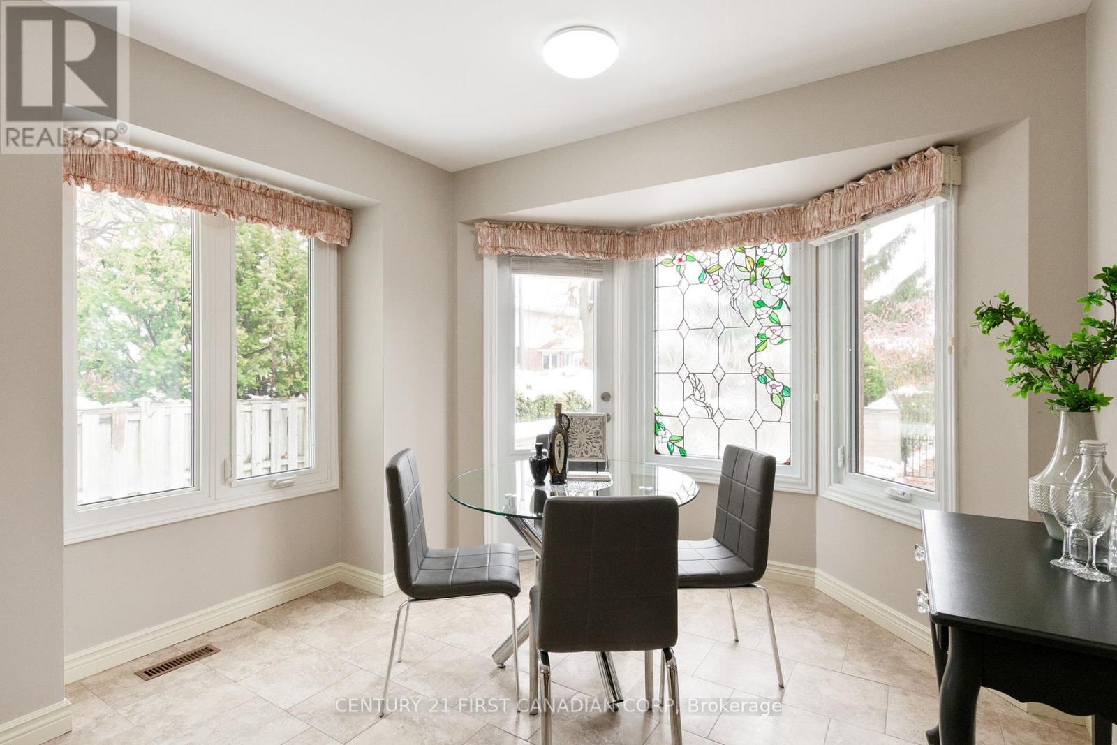 33 - 163 Pine Valley Drive, London South, Ontario  N6J 4R4 - Photo 10 - X12541206