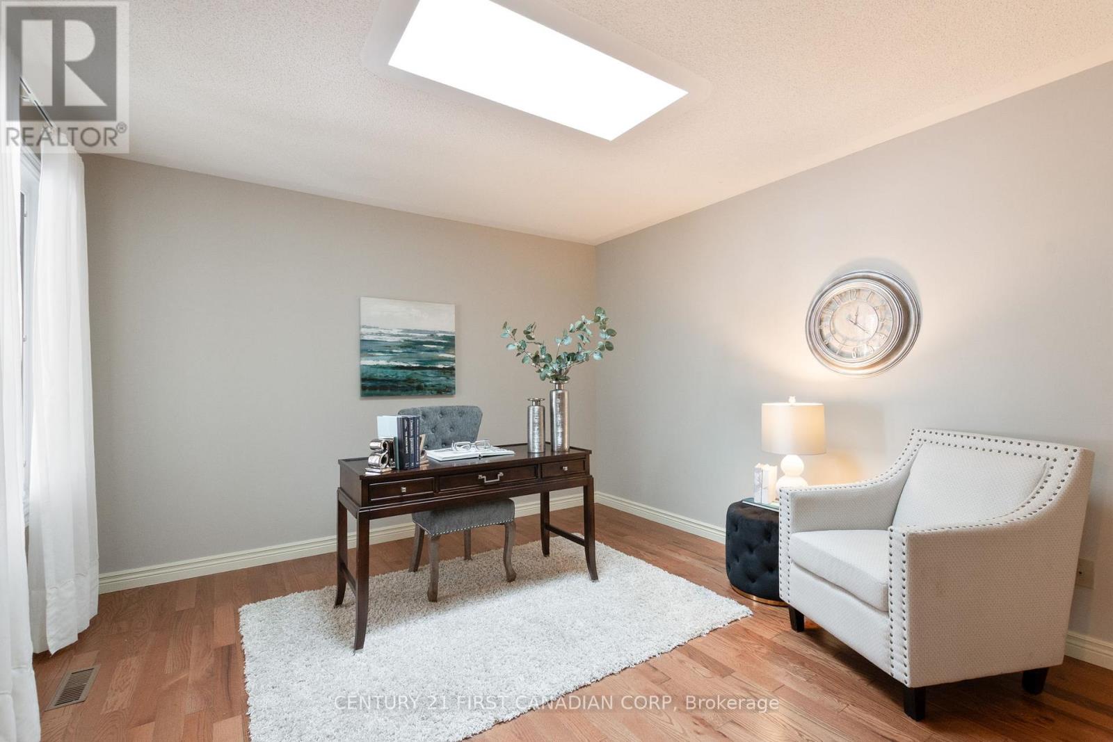 33 - 163 Pine Valley Drive, London South, Ontario  N6J 4R4 - Photo 27 - X12541206