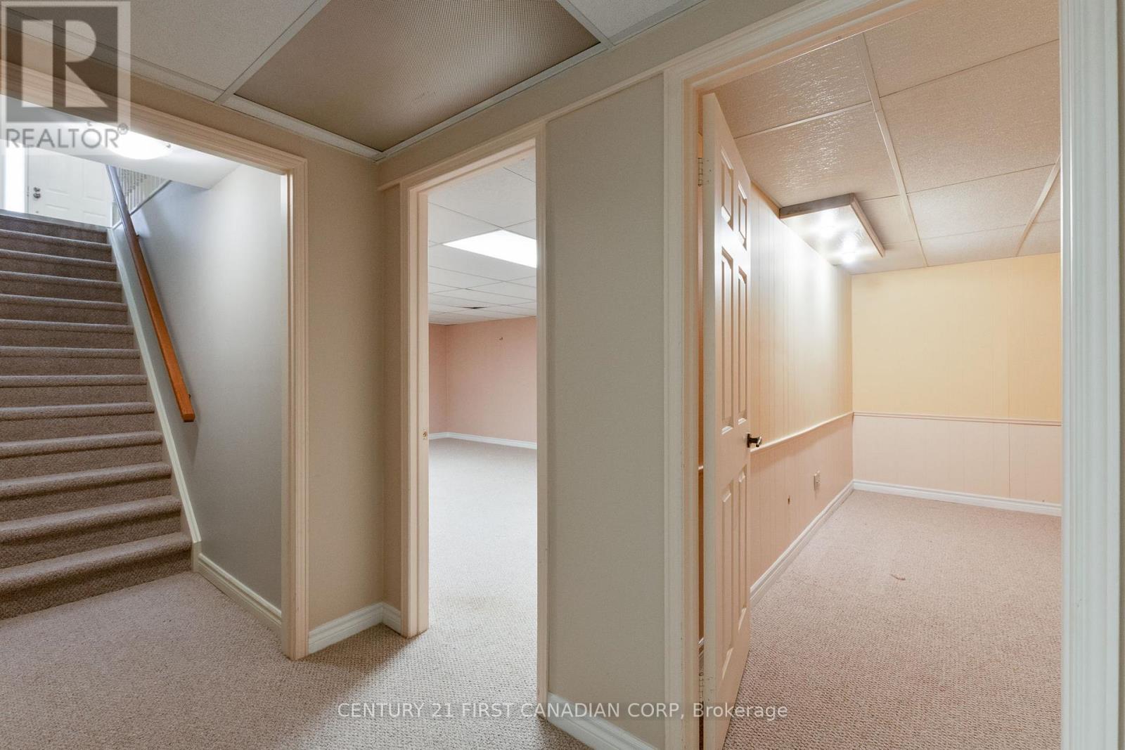 33 - 163 Pine Valley Drive, London South, Ontario  N6J 4R4 - Photo 34 - X12541206