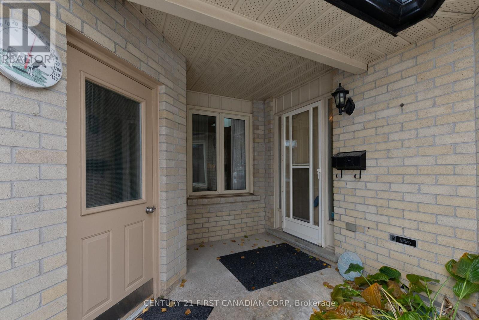 33 - 163 Pine Valley Drive, London South, Ontario  N6J 4R4 - Photo 6 - X12541206