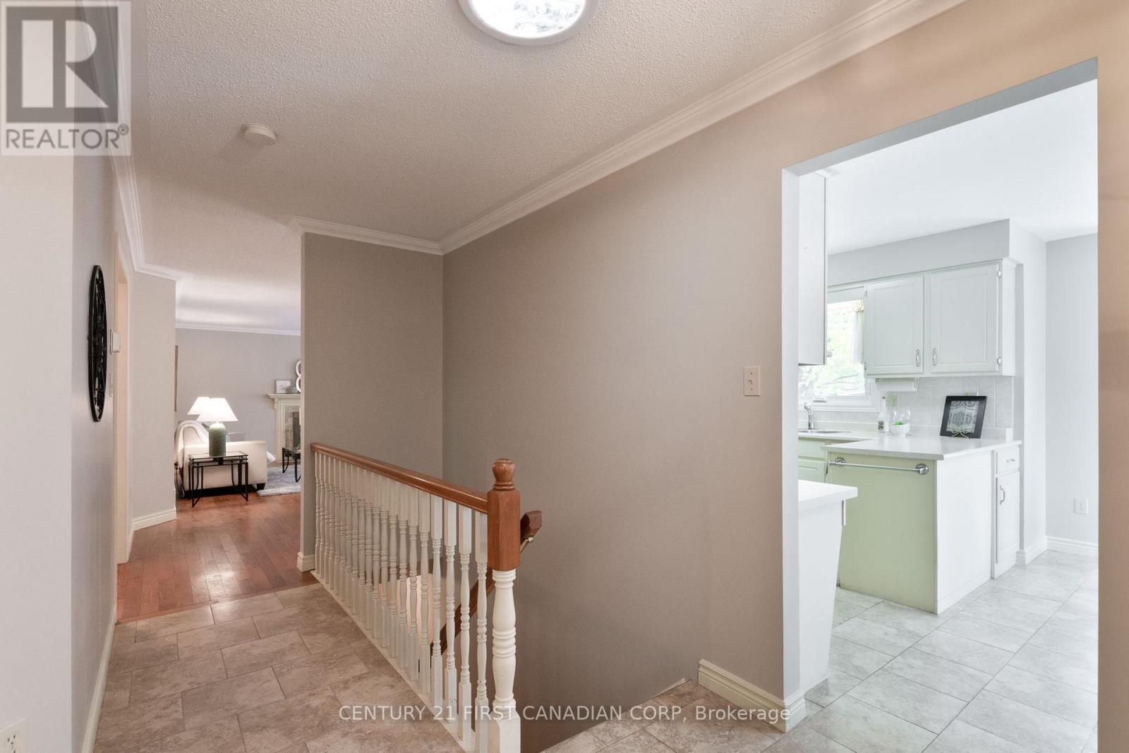 33 - 163 Pine Valley Drive, London South, Ontario  N6J 4R4 - Photo 9 - X12541206