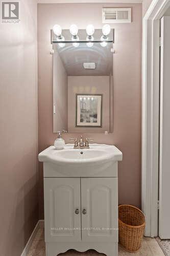 655 Griffith Street, London South, Ontario  N6K 2S5 - Photo 17 - X12541356