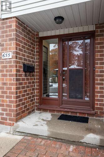 655 Griffith Street, London South, Ontario  N6K 2S5 - Photo 3 - X12541356