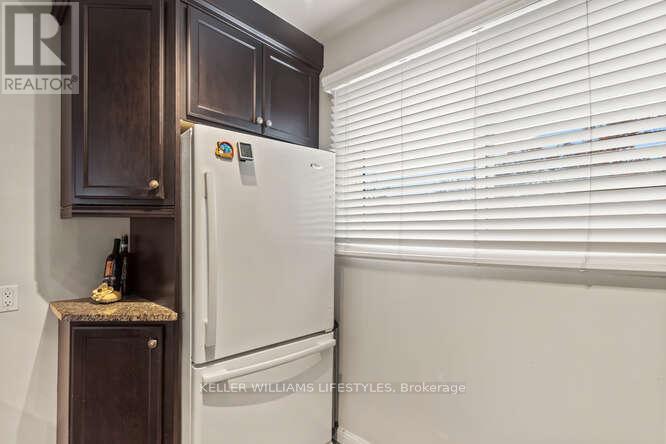 655 Griffith Street, London South, Ontario  N6K 2S5 - Photo 8 - X12541356