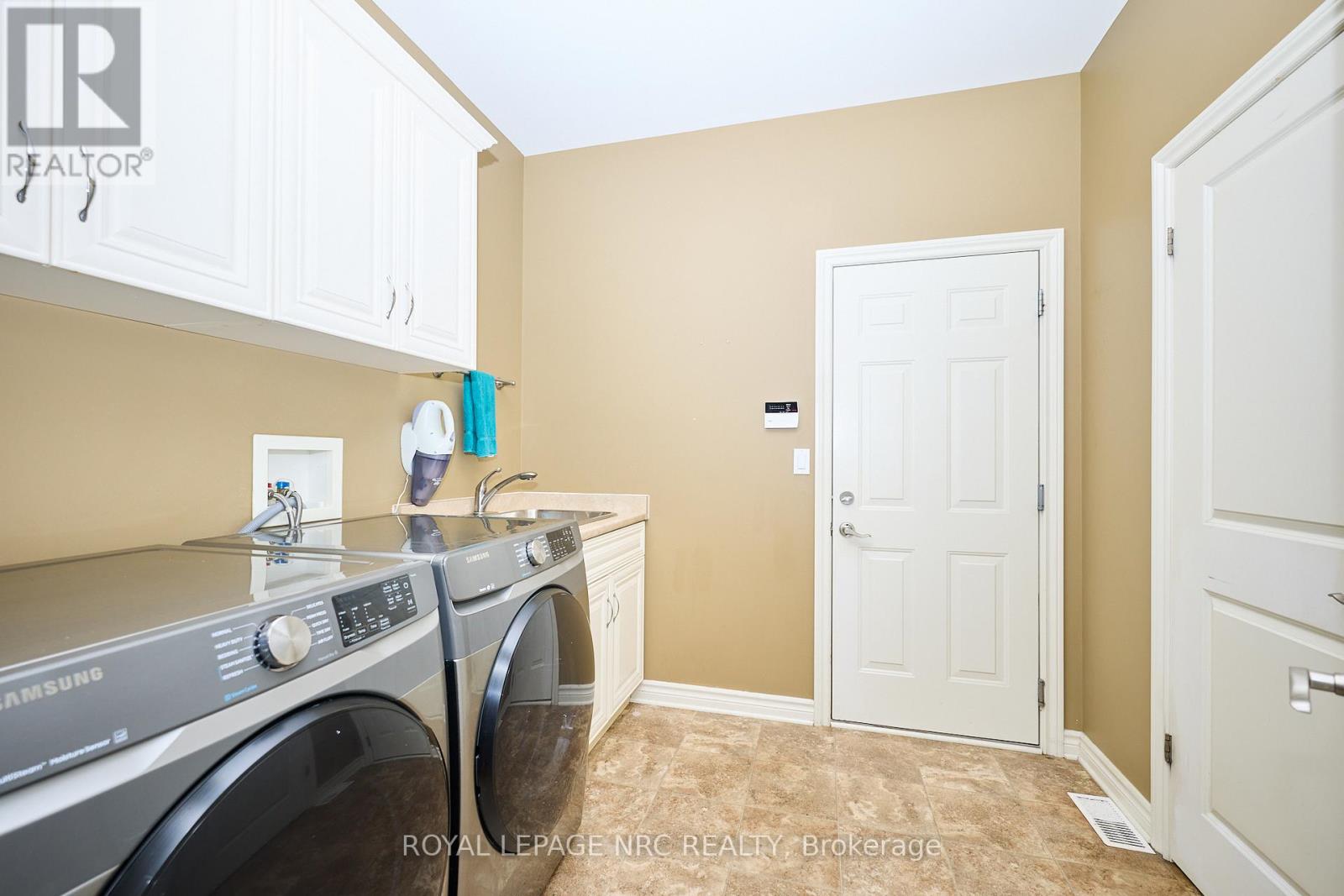 45 Timber Creek Crescent, Pelham, Ontario  L3E 0P3 - Photo 31 - X12538118