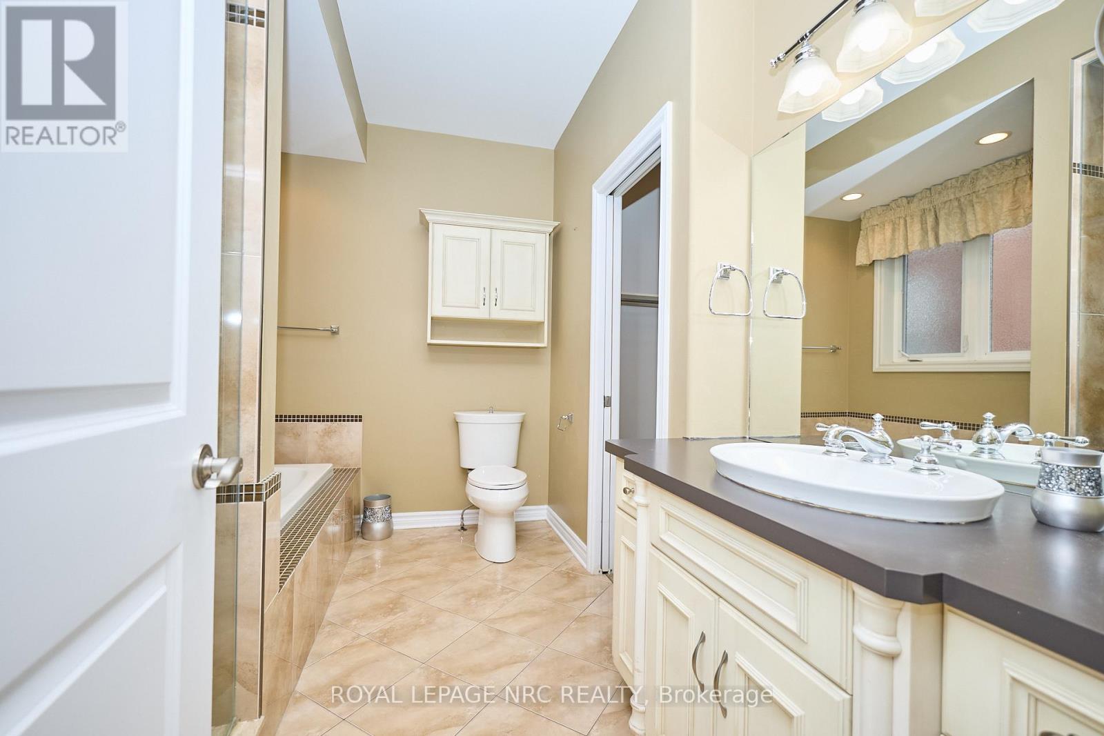 45 Timber Creek Crescent, Pelham, Ontario  L3E 0P3 - Photo 35 - X12538118