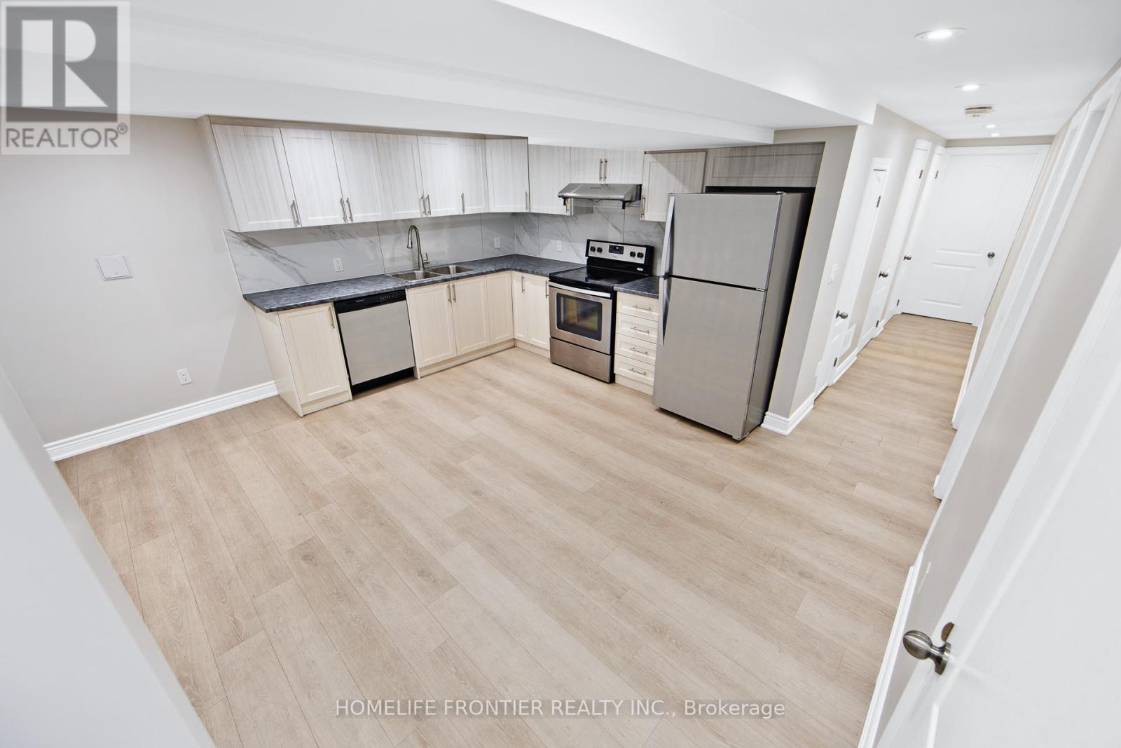 40 Pennywood Road, Brampton, Ontario  L6V 2K4 - Photo 6 - W12524550