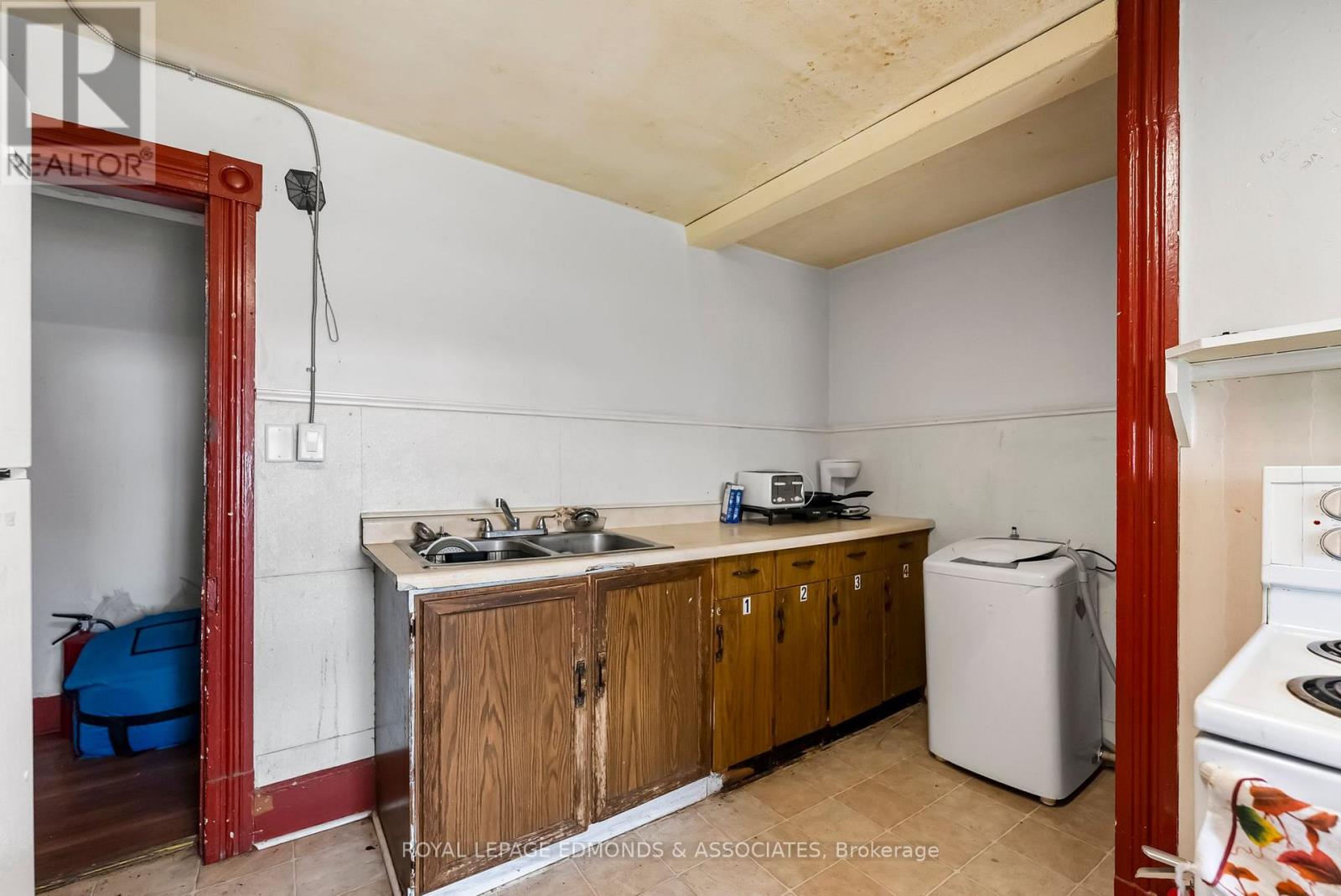 394 Pembroke Street E, Pembroke, Ontario  K8A 3K6 - Photo 17 - X12541352