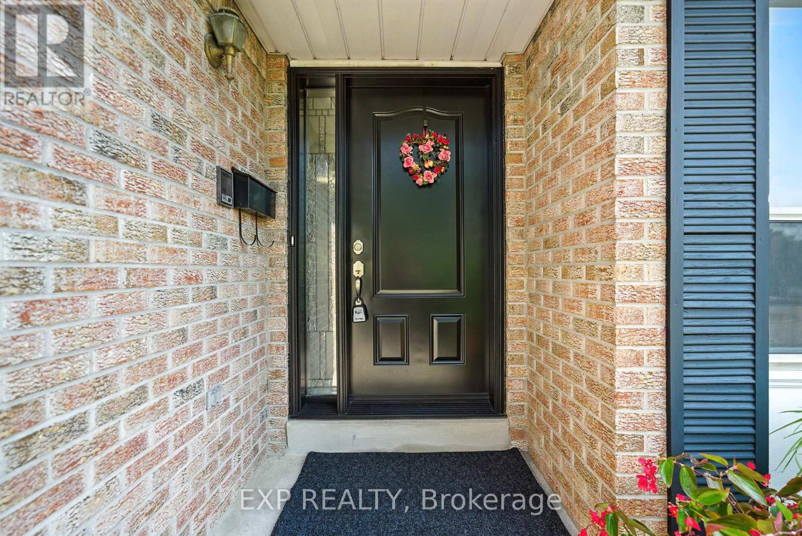 503 Broadgreen Street, Pickering, Ontario  L1W 3H6 - Photo 3 - E12420553