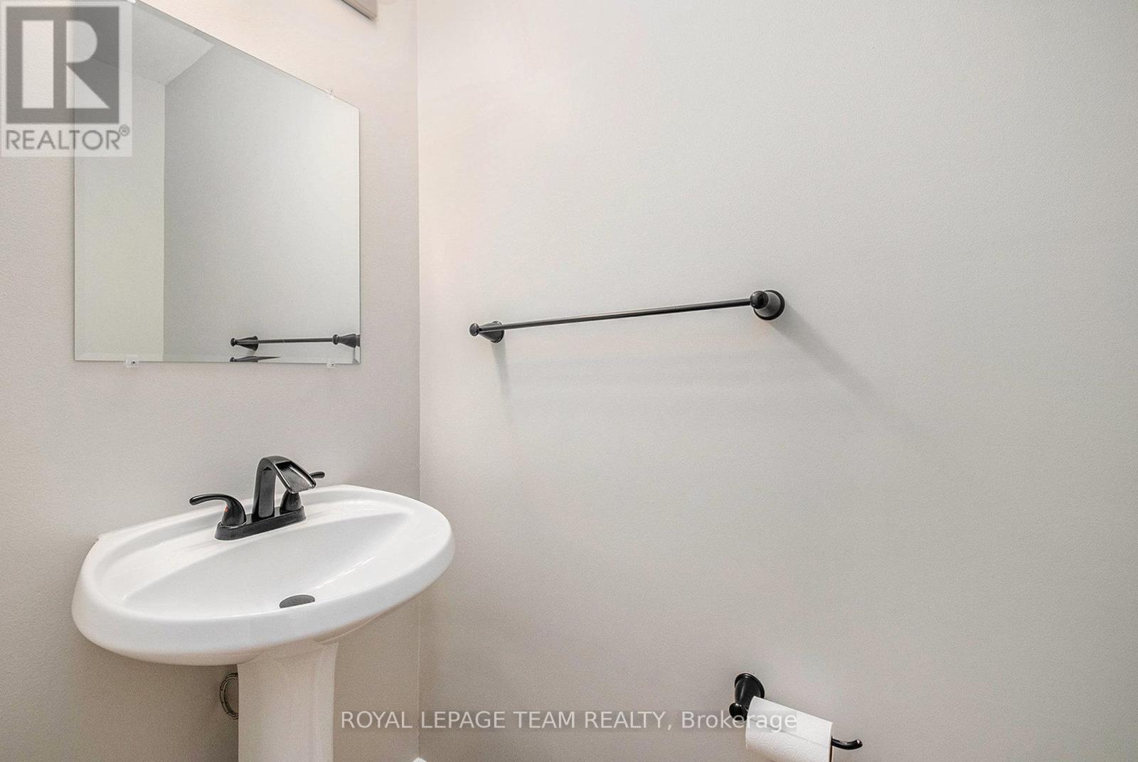 218 Deercroft Avenue, Ottawa, Ontario  K2J 5K1 - Photo 17 - X12541232