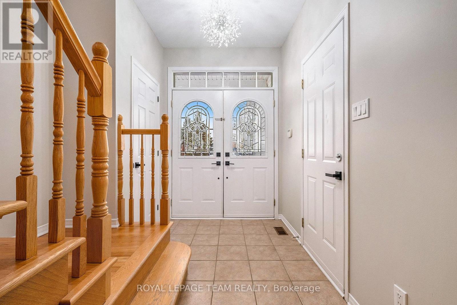 218 Deercroft Avenue, Ottawa, Ontario  K2J 5K1 - Photo 4 - X12541232