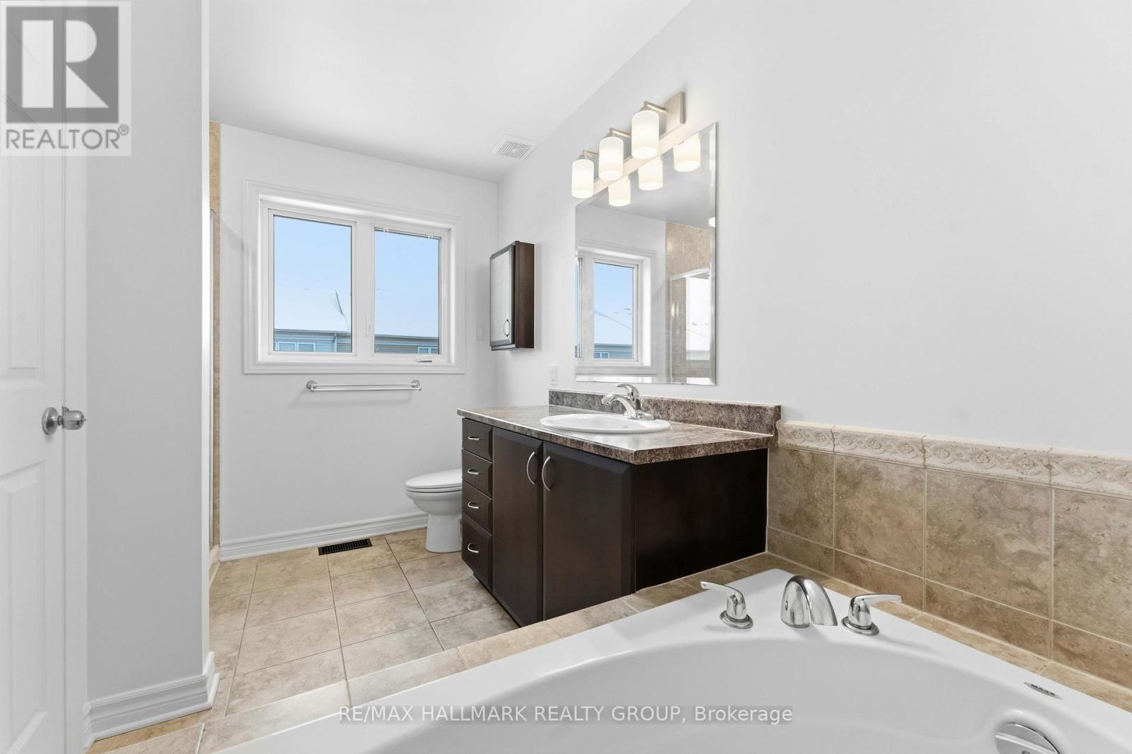 123 Silvermoon Crescent, Ottawa, Ontario  K4A 0P5 - Photo 40 - X12541332