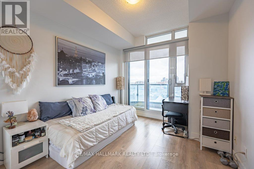 1220 - 9471 Yonge Street, Richmond Hill, Ontario  L4C 0Z5 - Photo 9 - N12461541