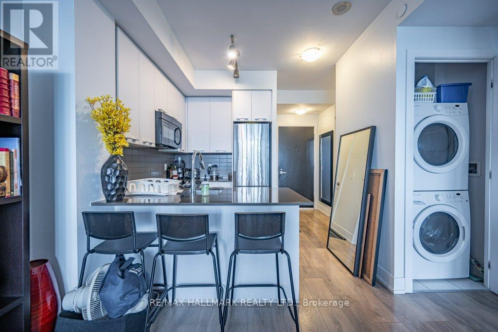 1220 - 9471 Yonge Street, Richmond Hill, Ontario  L4C 0Z5 - Photo 6 - N12461541