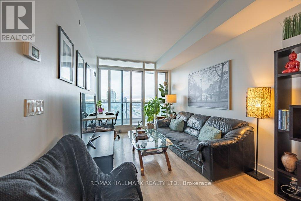 1220 - 9471 Yonge Street, Richmond Hill, Ontario  L4C 0Z5 - Photo 8 - N12461541