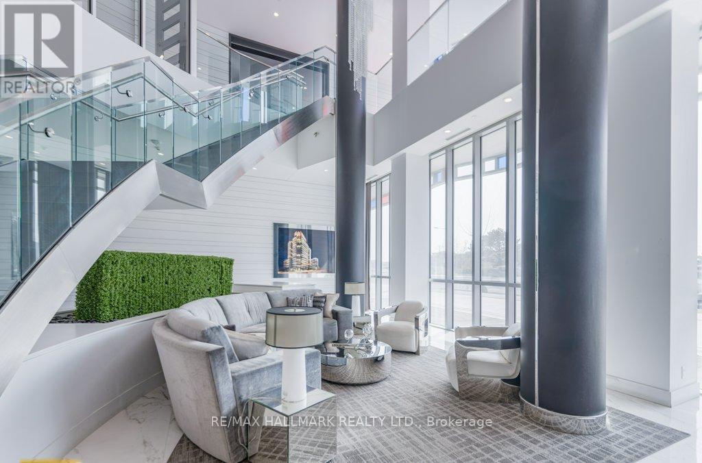 1220 - 9471 Yonge Street, Richmond Hill, Ontario  L4C 0Z5 - Photo 2 - N12461541