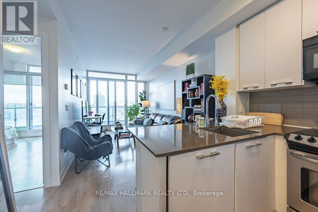 1220 - 9471 Yonge Street, Richmond Hill, Ontario  L4C 0Z5 - Photo 7 - N12461541