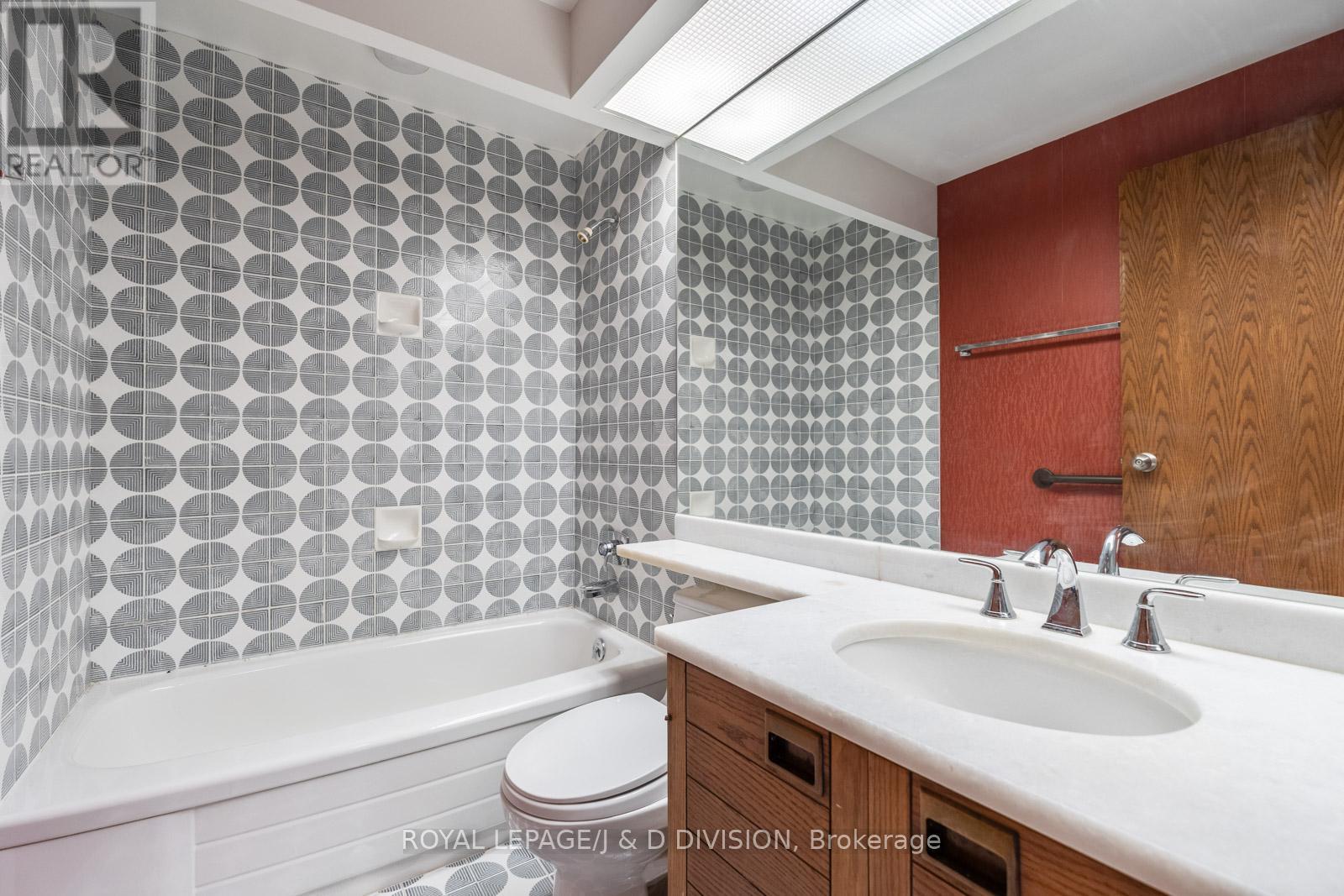 203 - 150 Heath Street W, Toronto, Ontario  M4V 2Y4 - Photo 18 - C12541036