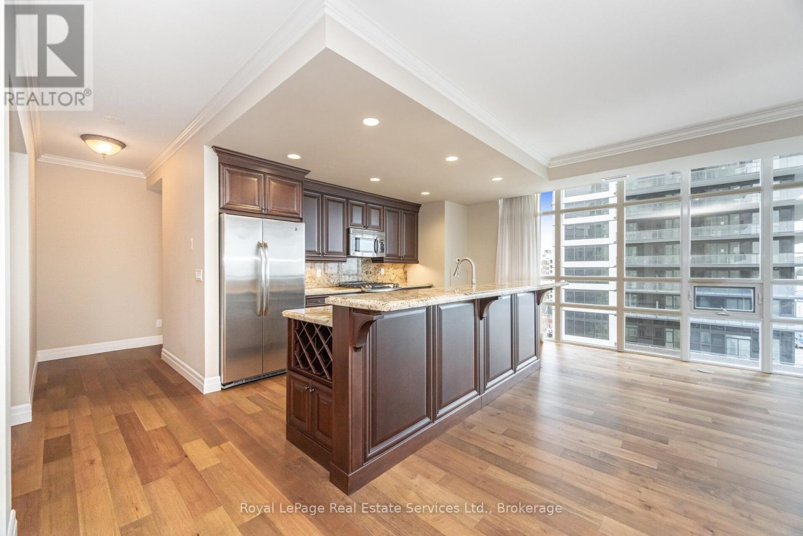 902 - 360 Pearl Street, Burlington, Ontario  L7R 1E1 - Photo 10 - W12541150