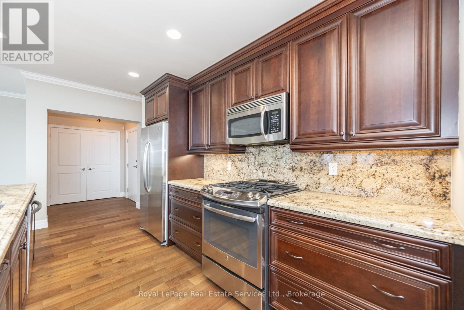 902 - 360 Pearl Street, Burlington, Ontario  L7R 1E1 - Photo 13 - W12541150