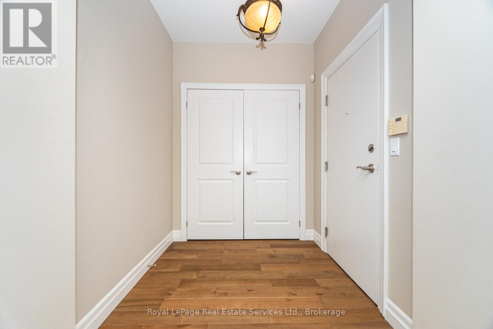 902 - 360 Pearl Street, Burlington, Ontario  L7R 1E1 - Photo 8 - W12541150