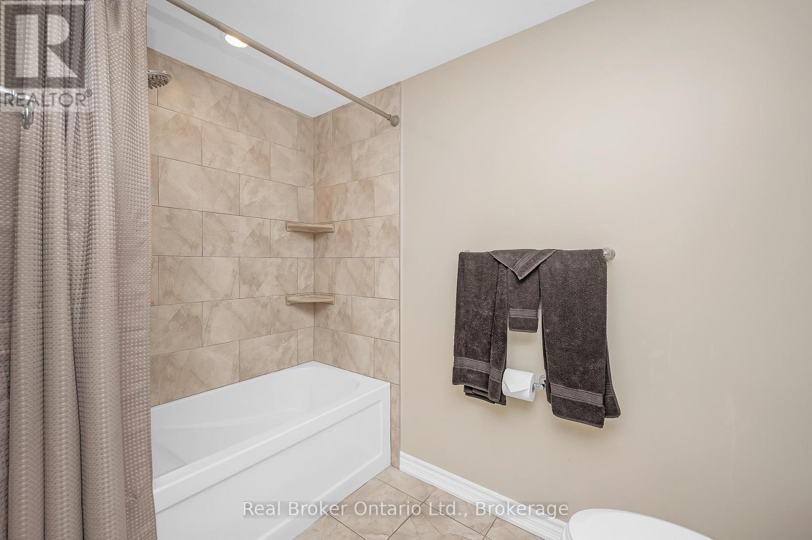 2209 Leominster Drive, Burlington, Ontario  L7P 3W8 - Photo 24 - W12541350