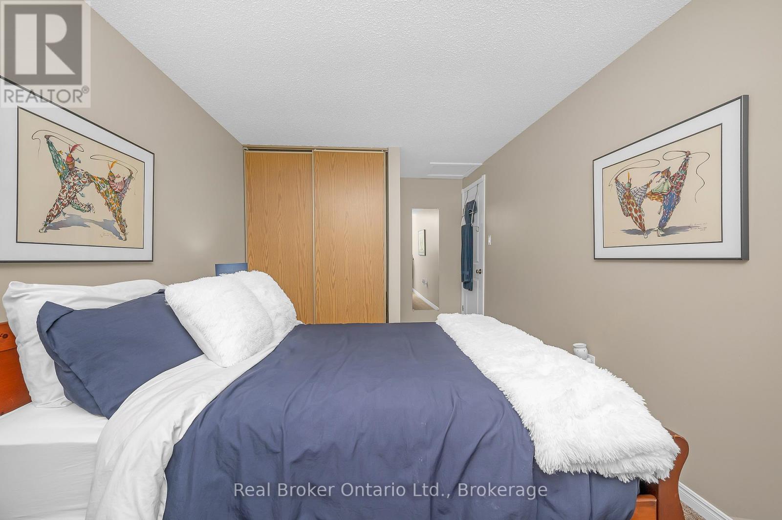 2209 Leominster Drive, Burlington, Ontario  L7P 3W8 - Photo 26 - W12541350