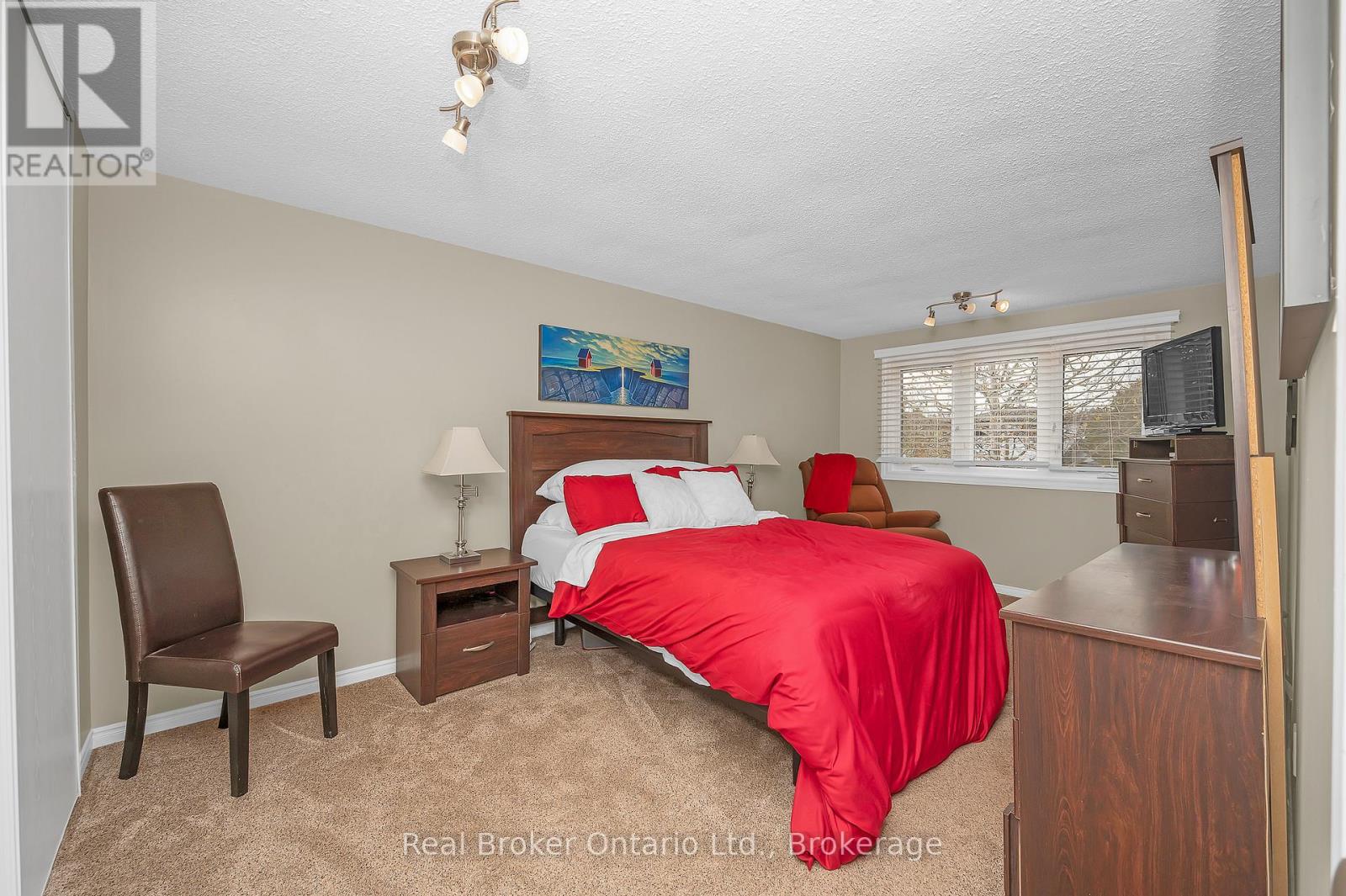 2209 Leominster Drive, Burlington, Ontario  L7P 3W8 - Photo 29 - W12541350