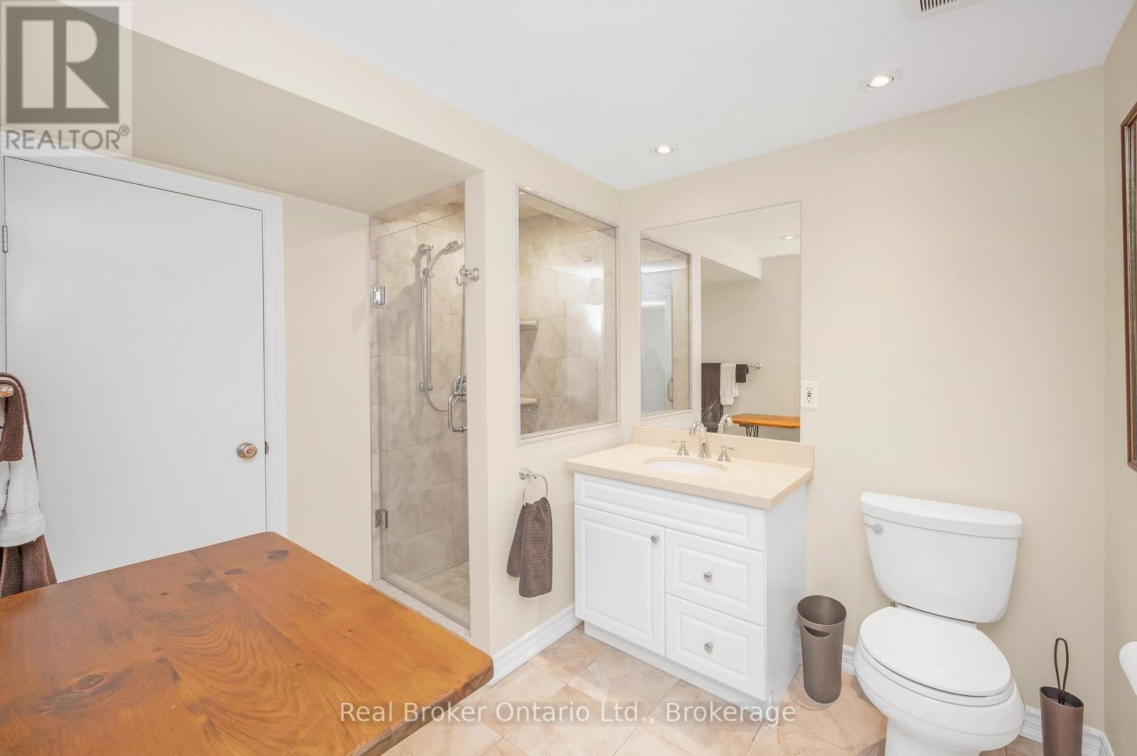 2209 Leominster Drive, Burlington, Ontario  L7P 3W8 - Photo 33 - W12541350