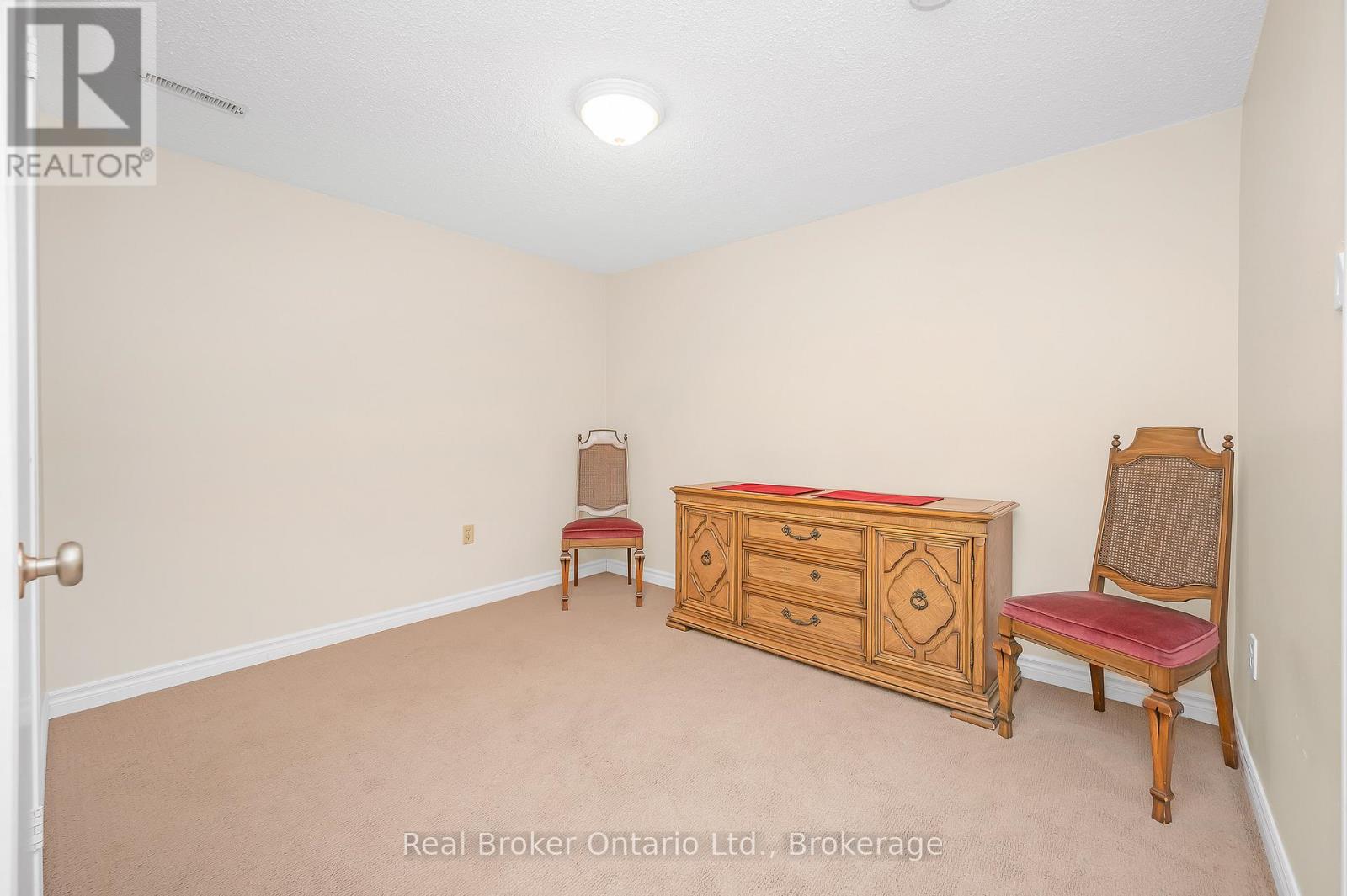 2209 Leominster Drive, Burlington, Ontario  L7P 3W8 - Photo 34 - W12541350