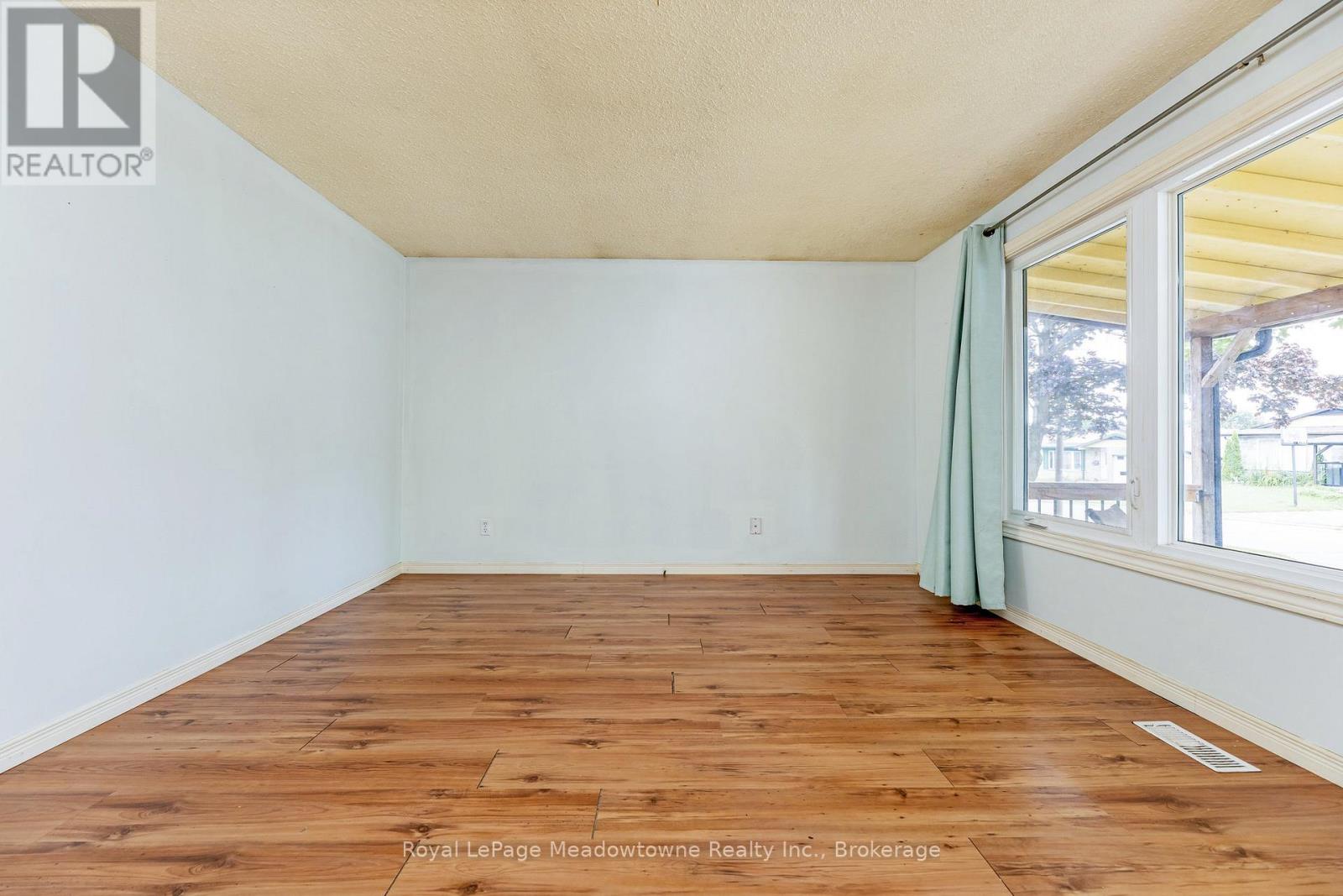 30 Cluthe Crescent, Kitchener, Ontario  N2P 1M8 - Photo 11 - X12541214