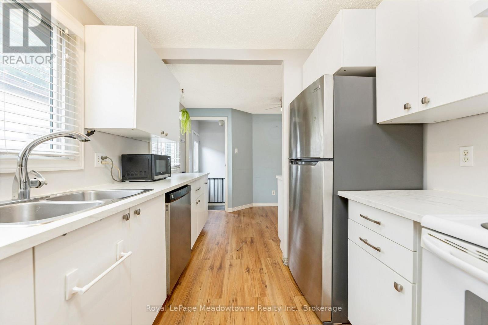 30 Cluthe Crescent, Kitchener, Ontario  N2P 1M8 - Photo 8 - X12541214