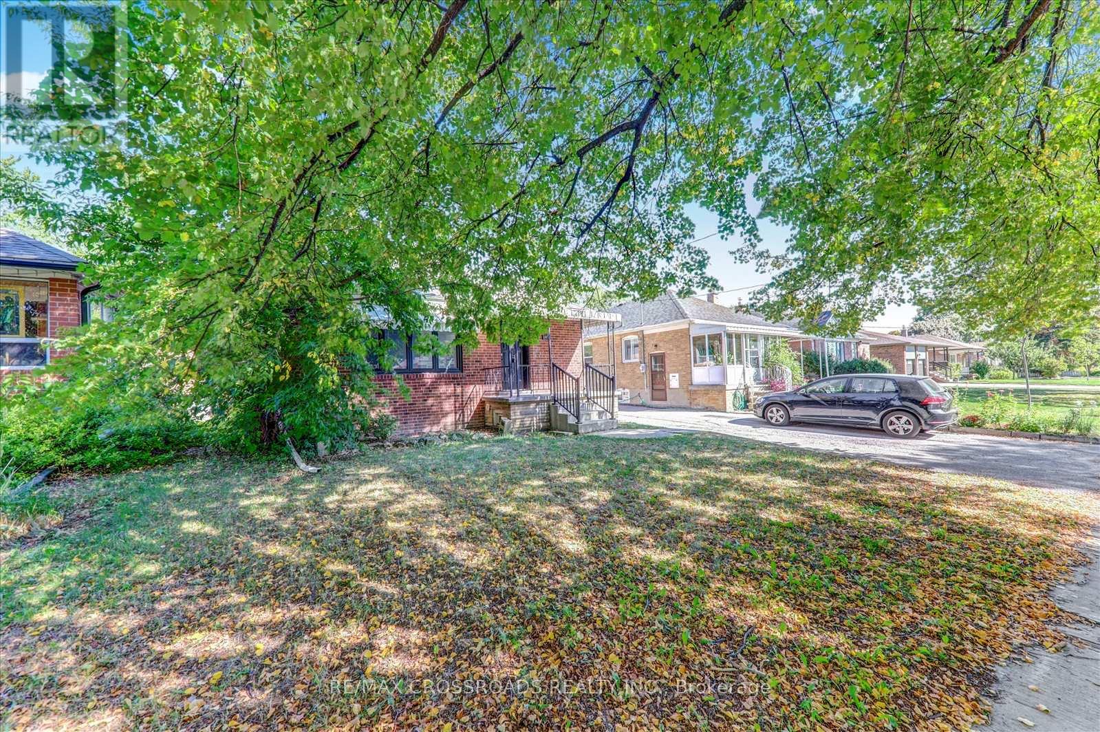 147 Lilian Drive, Toronto, Ontario  M1R 3W6 - Photo 3 - E12409421