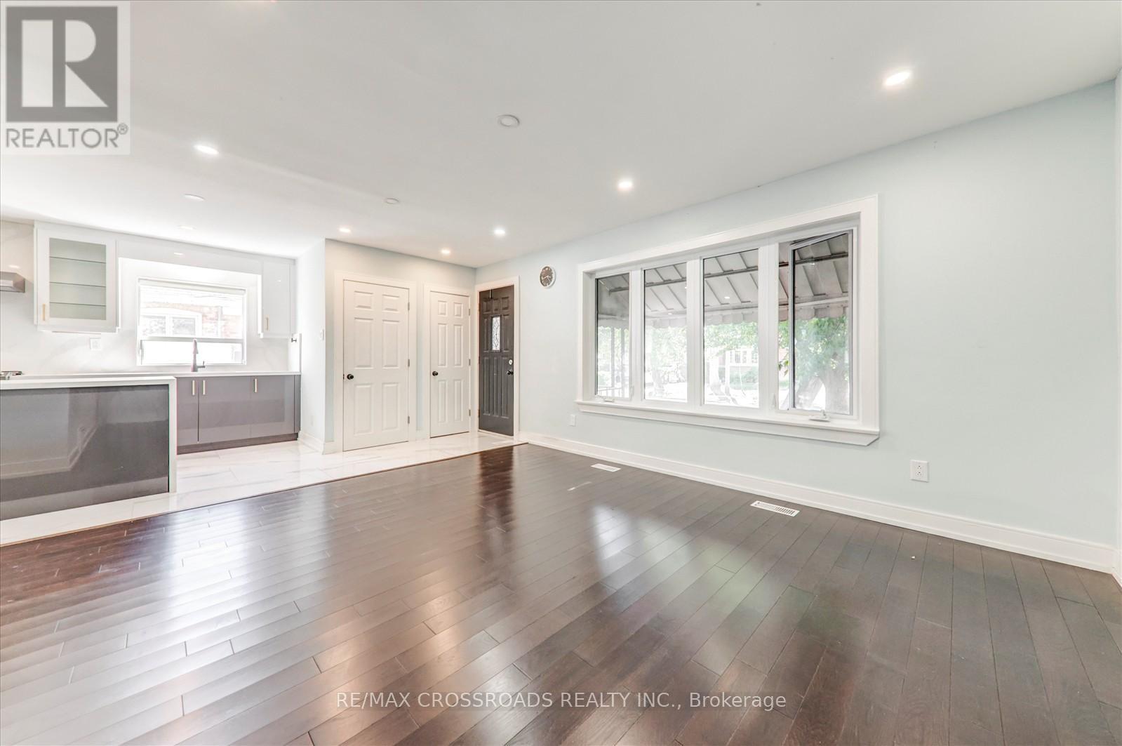 147 Lilian Drive, Toronto, Ontario  M1R 3W6 - Photo 6 - E12409421