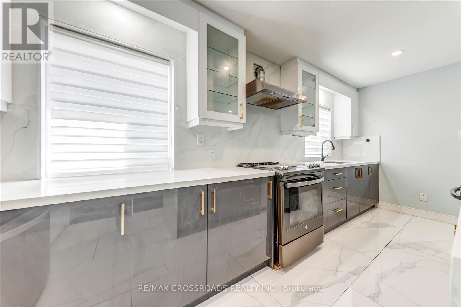 147 Lilian Drive, Toronto, Ontario  M1R 3W6 - Photo 9 - E12409421