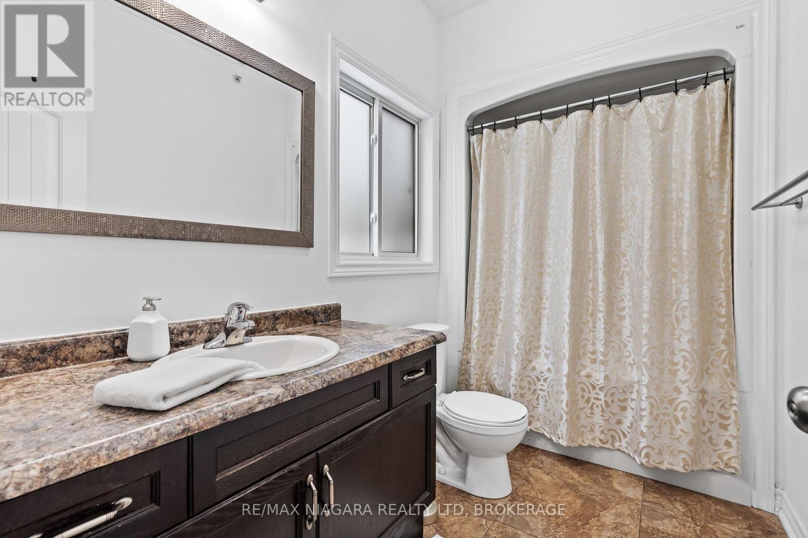 13 Corbin Street, St. Catharines, Ontario L2P 0C2 - Photo 23 - X12541164