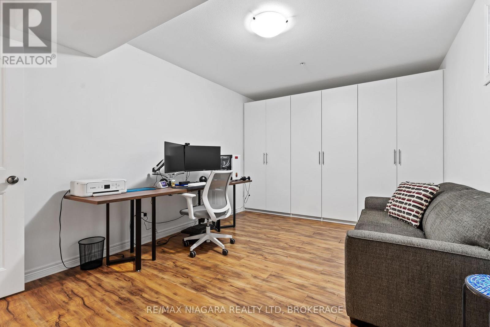 13 Corbin Street, St. Catharines, Ontario L2P 0C2 - Photo 34 - X12541164