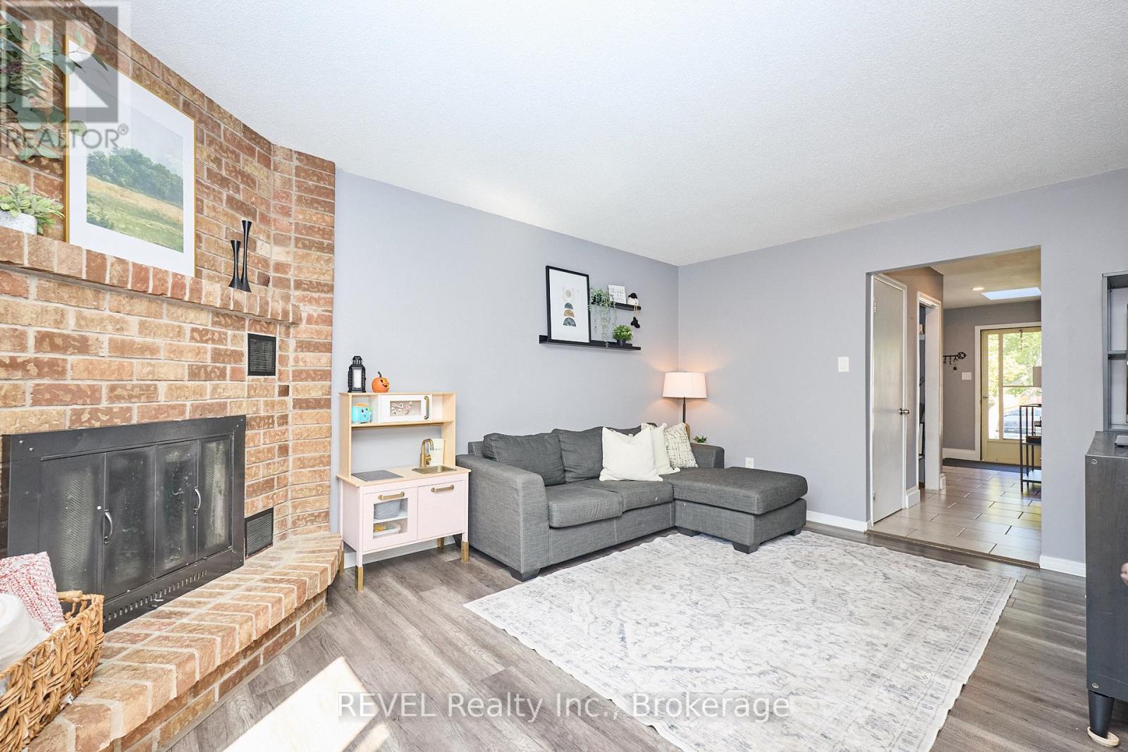 35 Romy Crescent, Thorold, Ontario L2V 4L1 - Photo 11 - X12541278