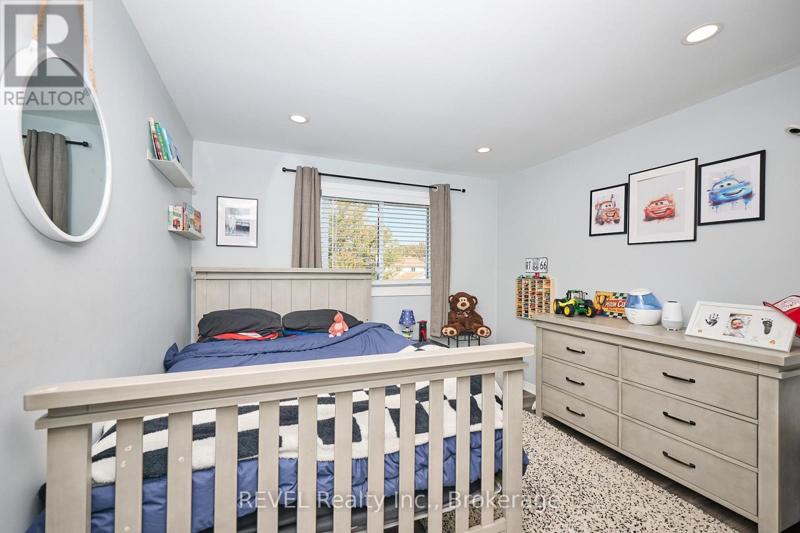 35 Romy Crescent, Thorold, Ontario L2V 4L1 - Photo 18 - X12541278