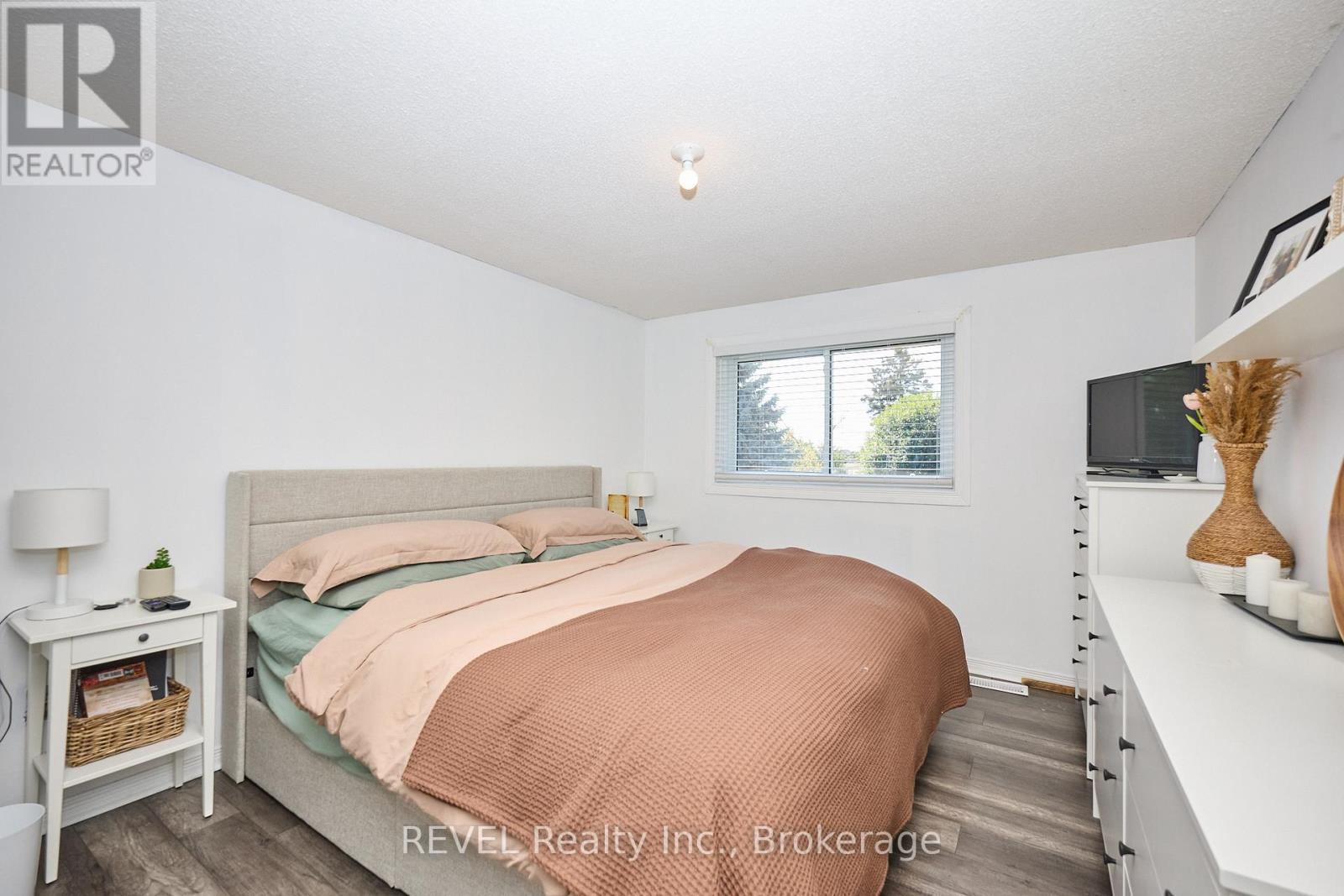 35 Romy Crescent, Thorold, Ontario L2V 4L1 - Photo 23 - X12541278