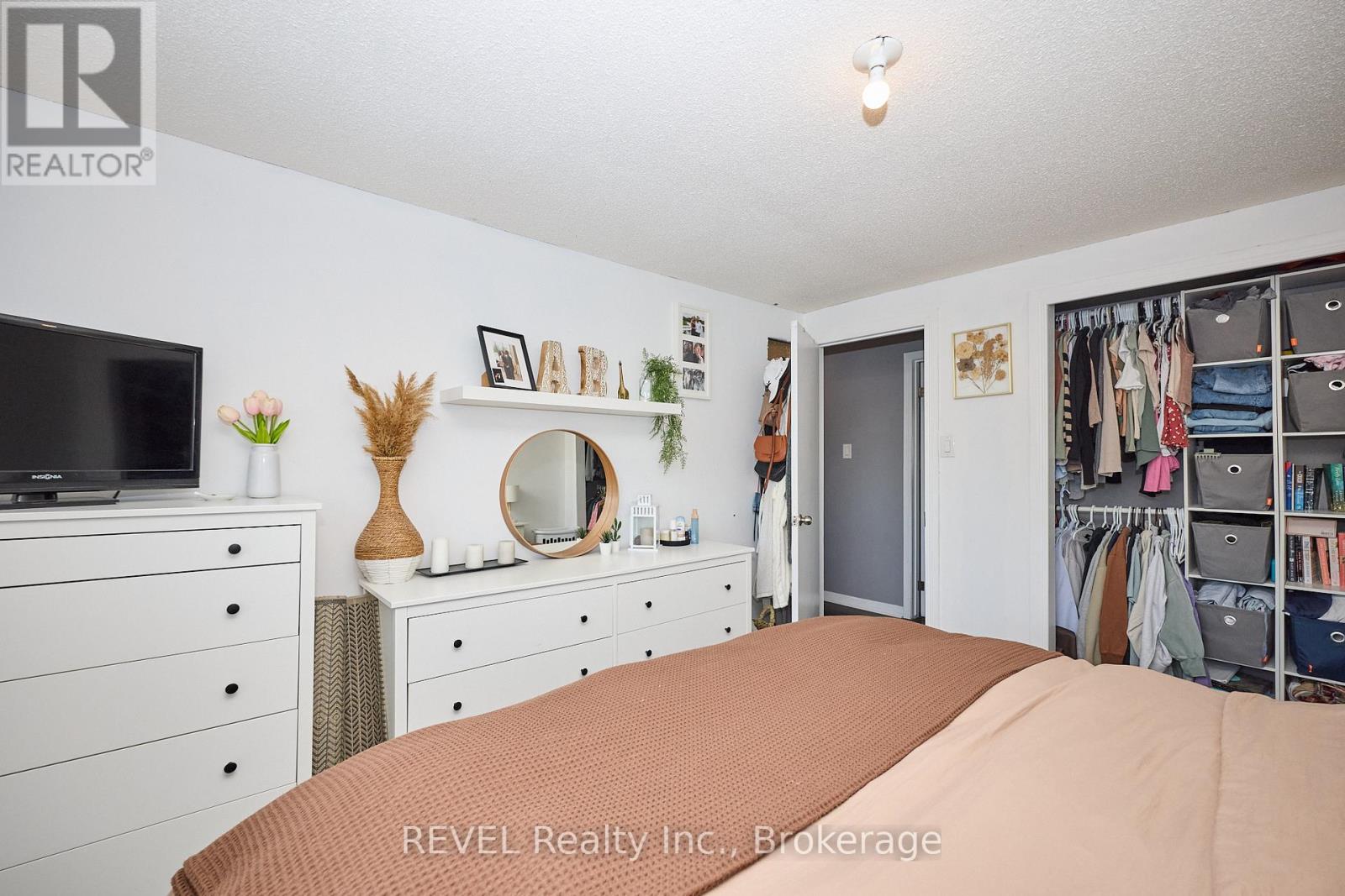 35 Romy Crescent, Thorold, Ontario L2V 4L1 - Photo 24 - X12541278