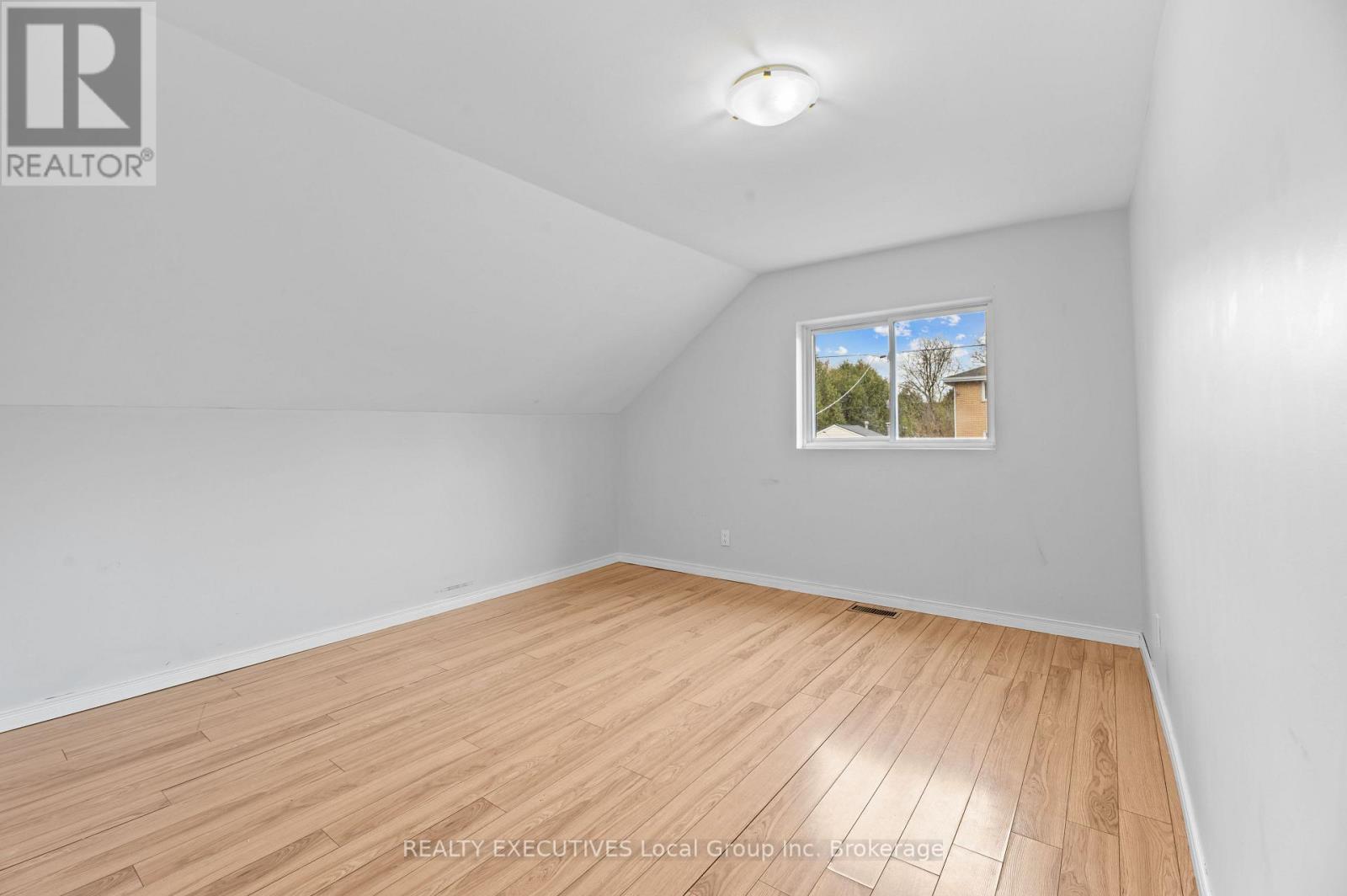 144 Duke Street E, North Bay, Ontario  P1B 1R3 - Photo 12 - X12541210