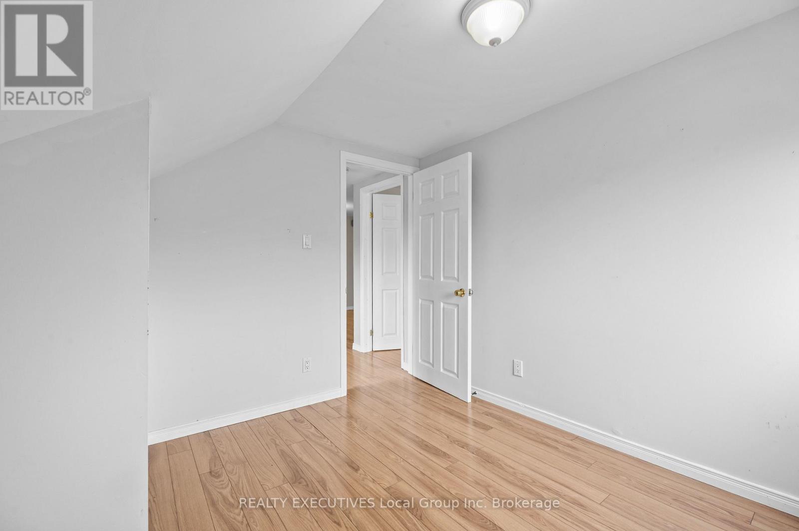 144 Duke Street E, North Bay, Ontario  P1B 1R3 - Photo 14 - X12541210