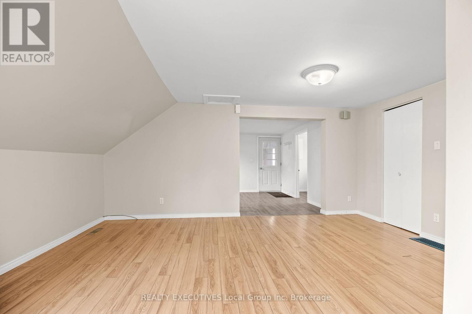 144 Duke Street E, North Bay, Ontario  P1B 1R3 - Photo 15 - X12541210