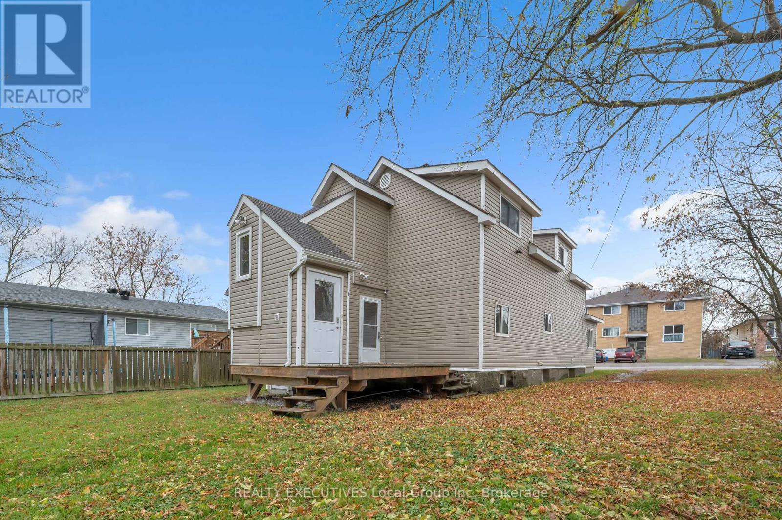 144 Duke Street E, North Bay, Ontario  P1B 1R3 - Photo 2 - X12541210