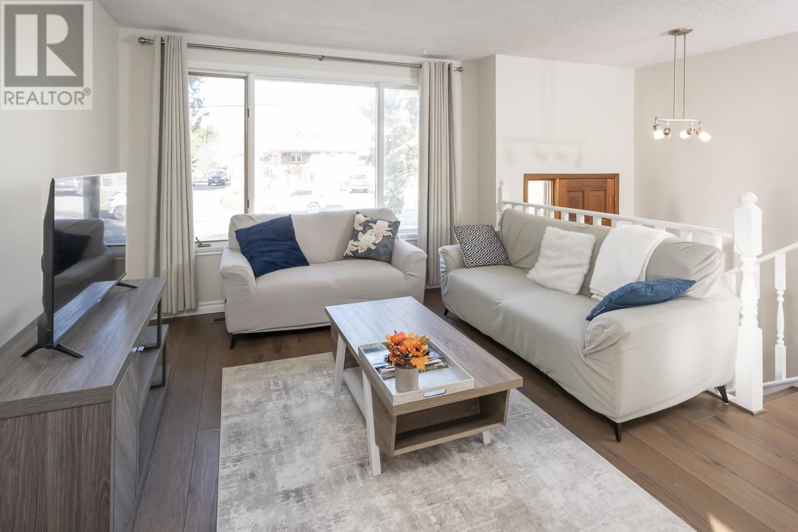 301 Sherwood Ave, Thunder Bay, Ontario  P7B 6L2 - Photo 3 - TB253469