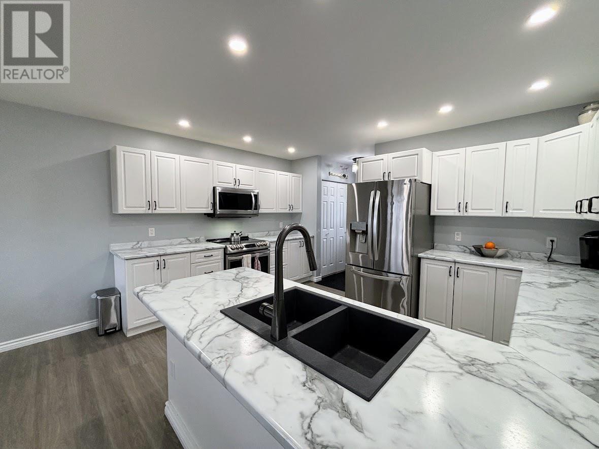 3 Howe St, Marathon, Ontario  P0T 2E0 - Photo 3 - TB253470