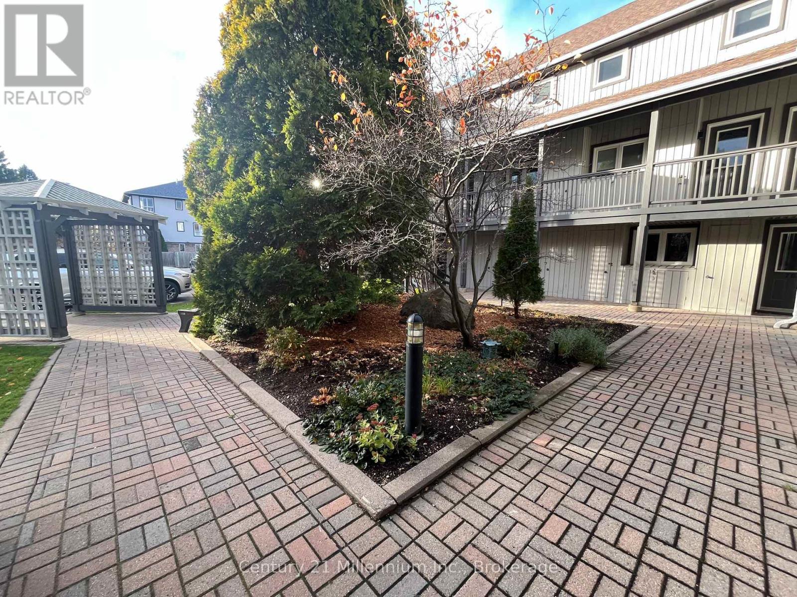 Third picture of 706 JOHNSTON PARK AVENUE